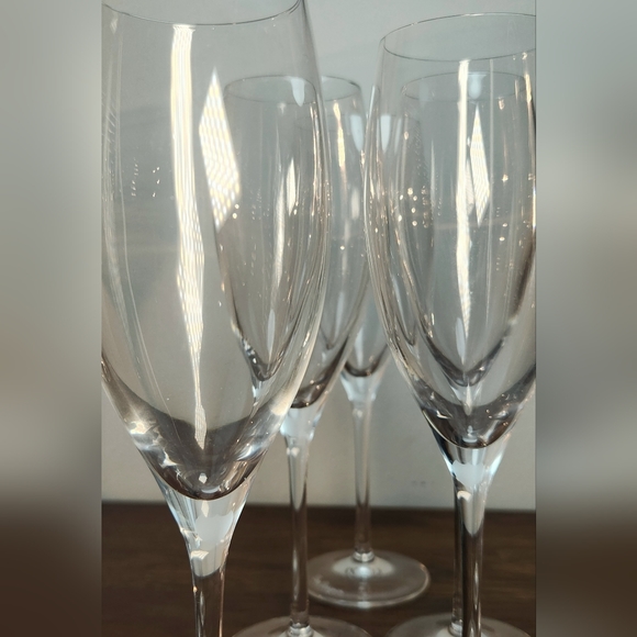 Dom Perrignon Vintage Handblown Crystal Champagne Flutes - Set of 8 - Picture 3 of 8